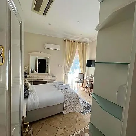 Lord's Boutique Hotel